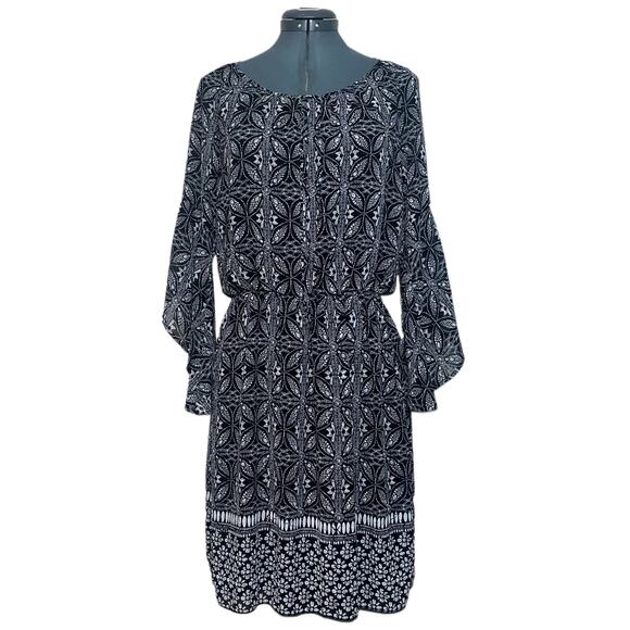 TACERA Printed Bell Sleeved Dress Women's size Small black/white boho chic - Picture 1 of 16